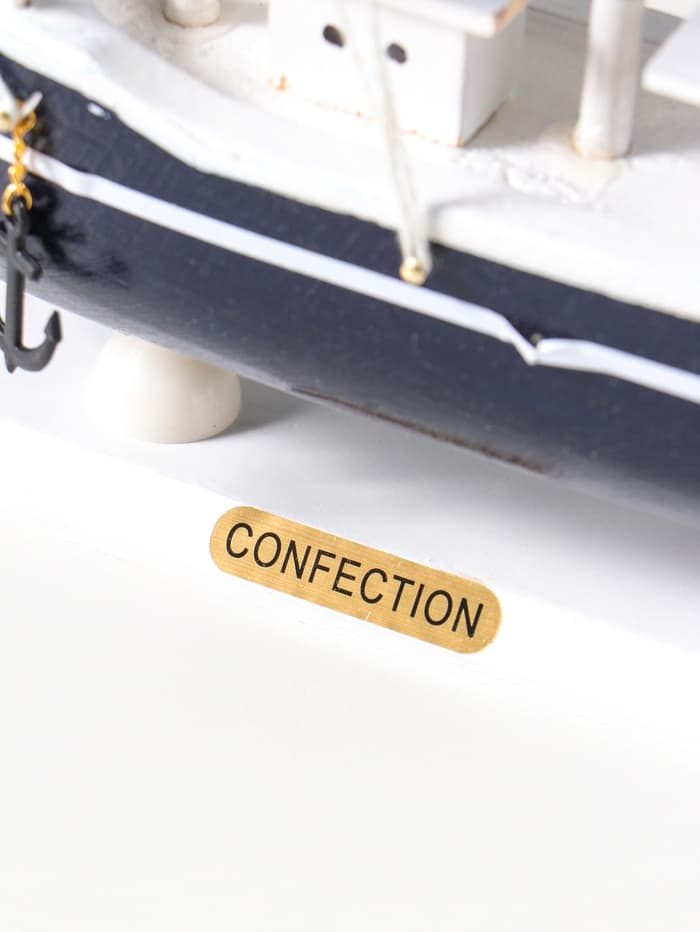 Сувенирная модель корабля «Калева», борта синие с белой полосой, паруса синие, 30×7×32 см