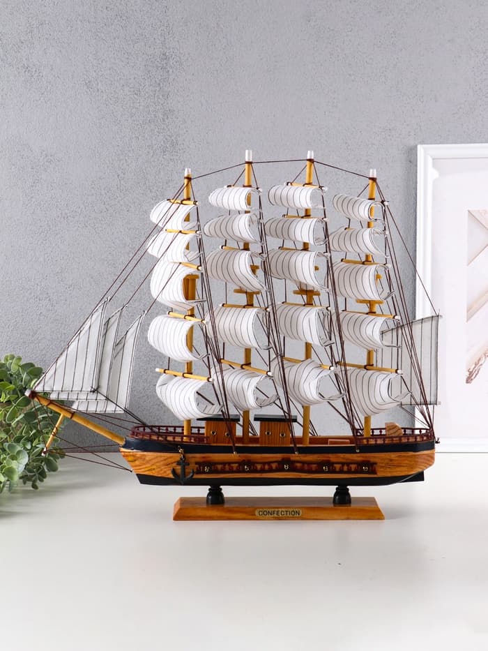 Сувенирная модель корабля «Ричмонд»