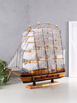 Сувенирная модель корабля «Ричмонд»