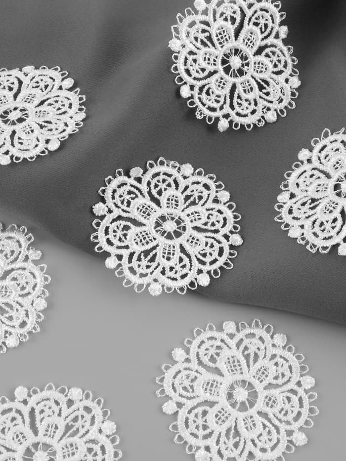 Аппликация для одежды «Узор», кружевная, d=5.5 см, 10 шт., белая