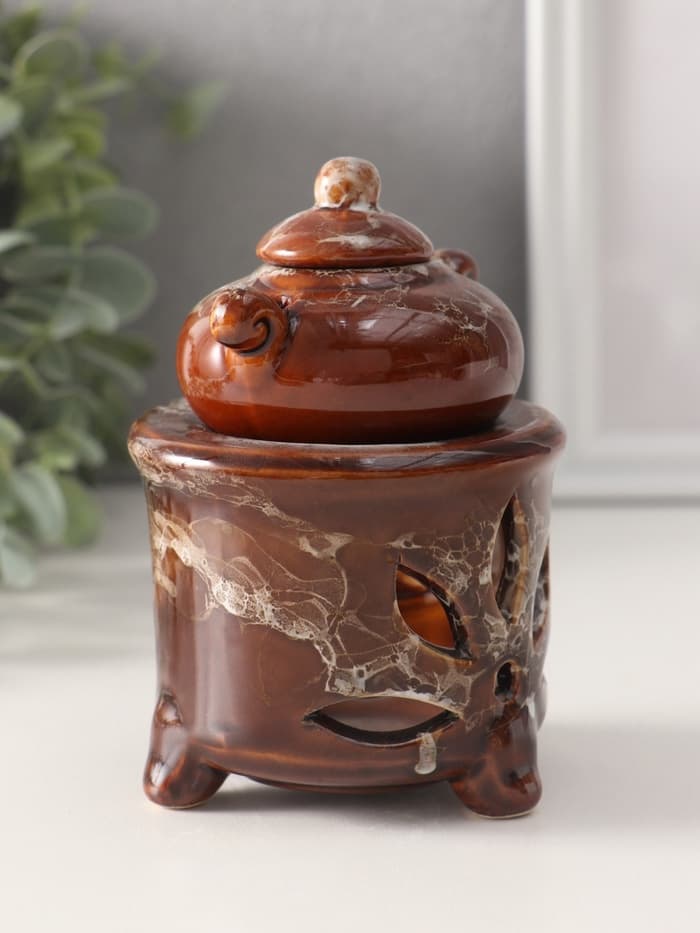 Аромалампа для эфирных масел «Чайник на колонне», под мрамор, 12×8.5×8.5 см, МИКС