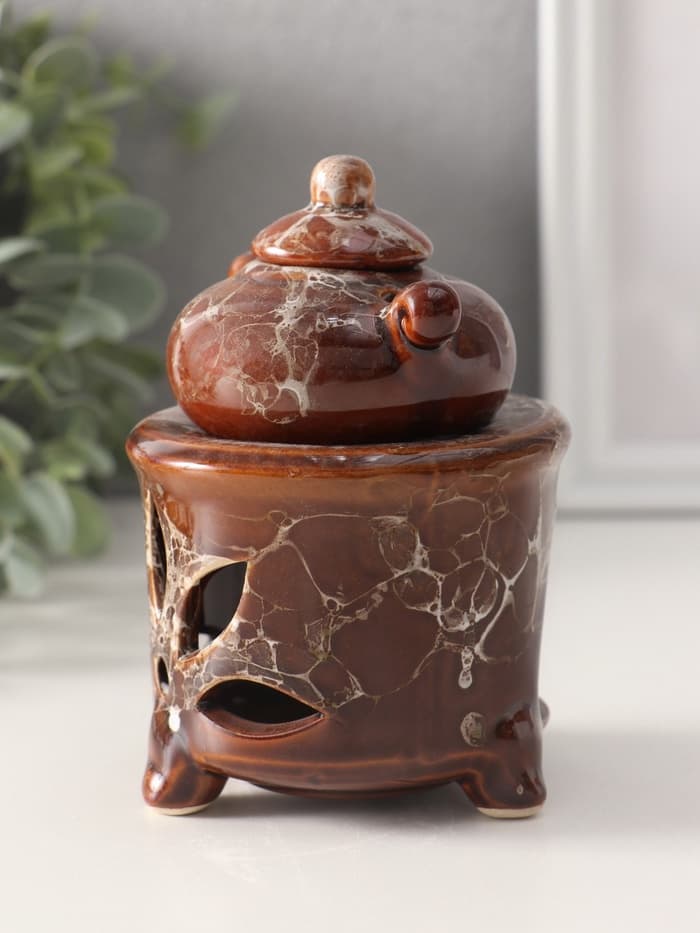 Аромалампа для эфирных масел «Чайник на колонне», под мрамор, 12×8.5×8.5 см, МИКС