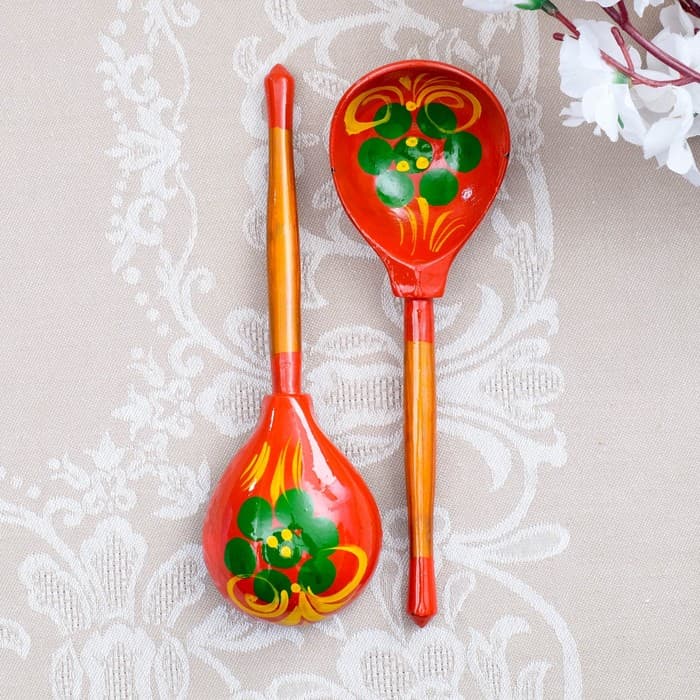 Ложка деревянная «Краснушка», полубасок, красный фон