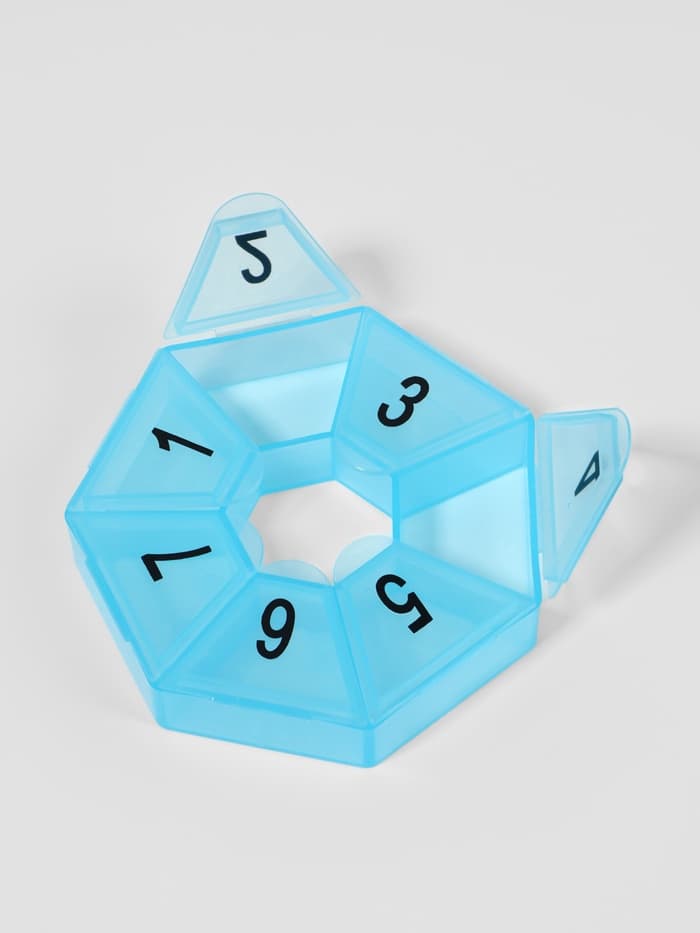 Таблетница «Цифры», 7.5×7.5×1.7 см, 7 секций, МИКС
