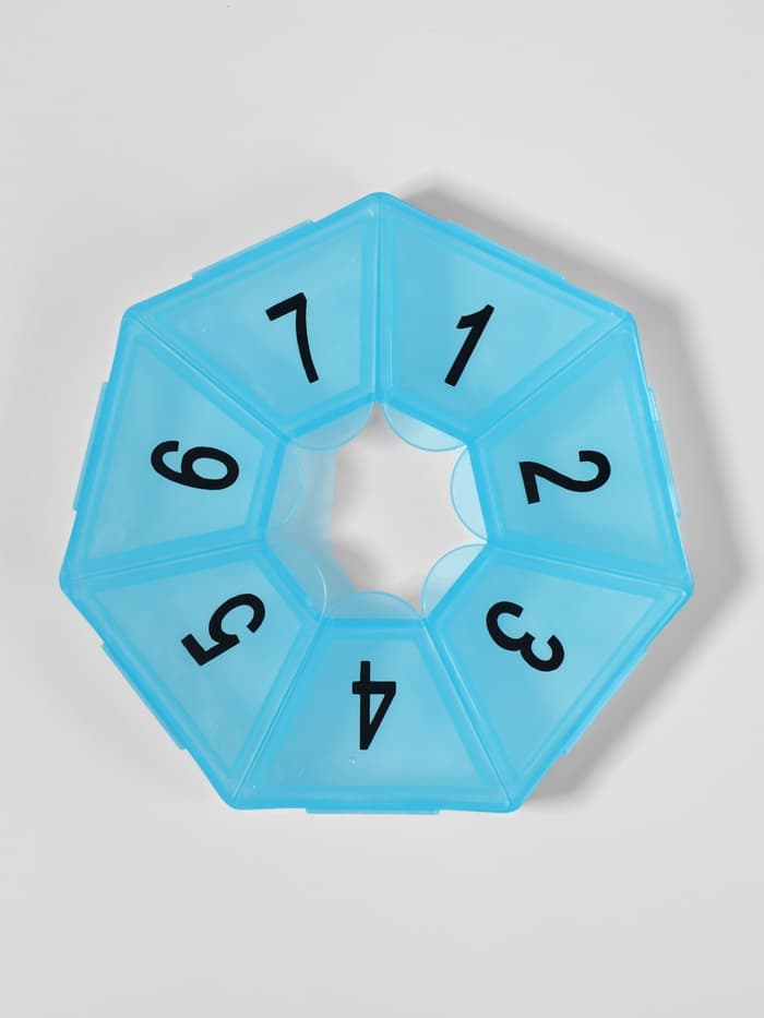 Таблетница «Цифры», 7.5×7.5×1.7 см, 7 секций, МИКС