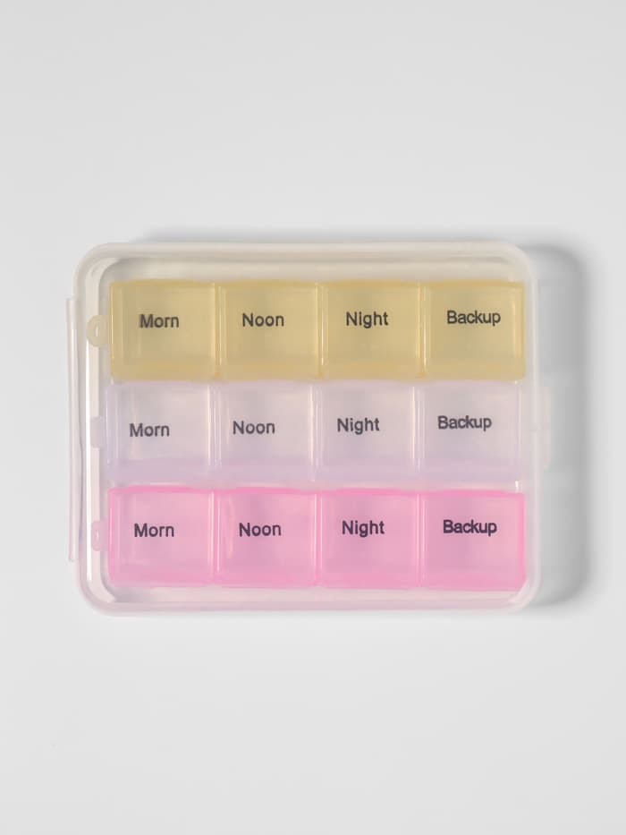 Таблетница - органайзер, английские буквы, утро/день/вечер/ночь, 3 контейнера по 4 секции, МИКС