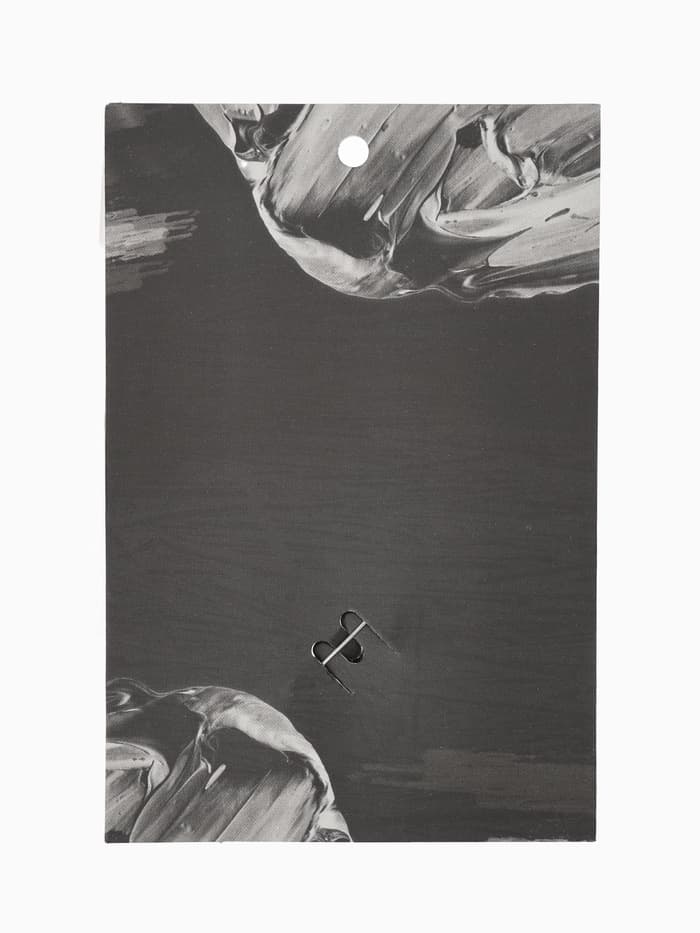 Брошь «Ножницы», белая в серебре