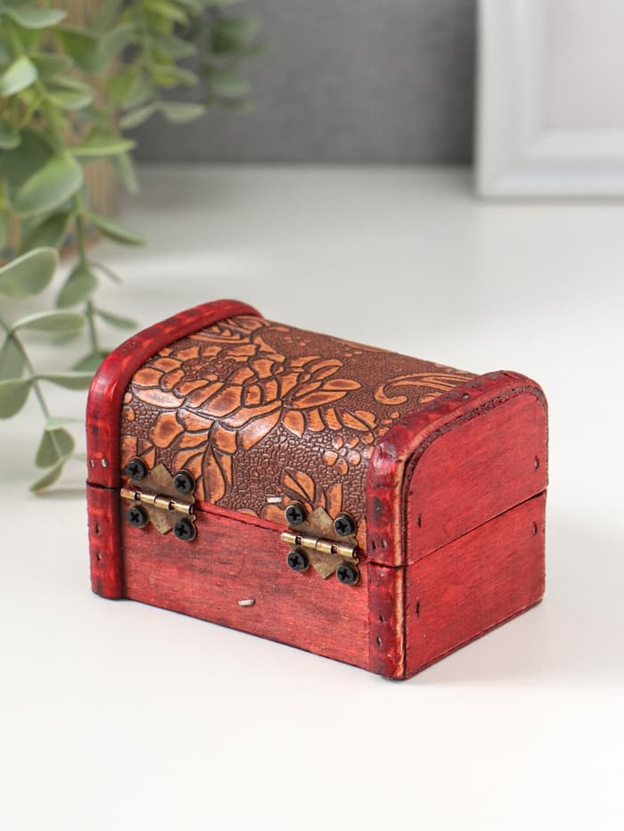 Шкатулка для украшений «Сундучок. Цветущий сад и бабочки», дерево, 7×9.5×5.7 см