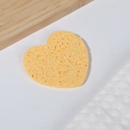 Спонж для умывания «Сердце», 8.5×7.5 см, МИКС