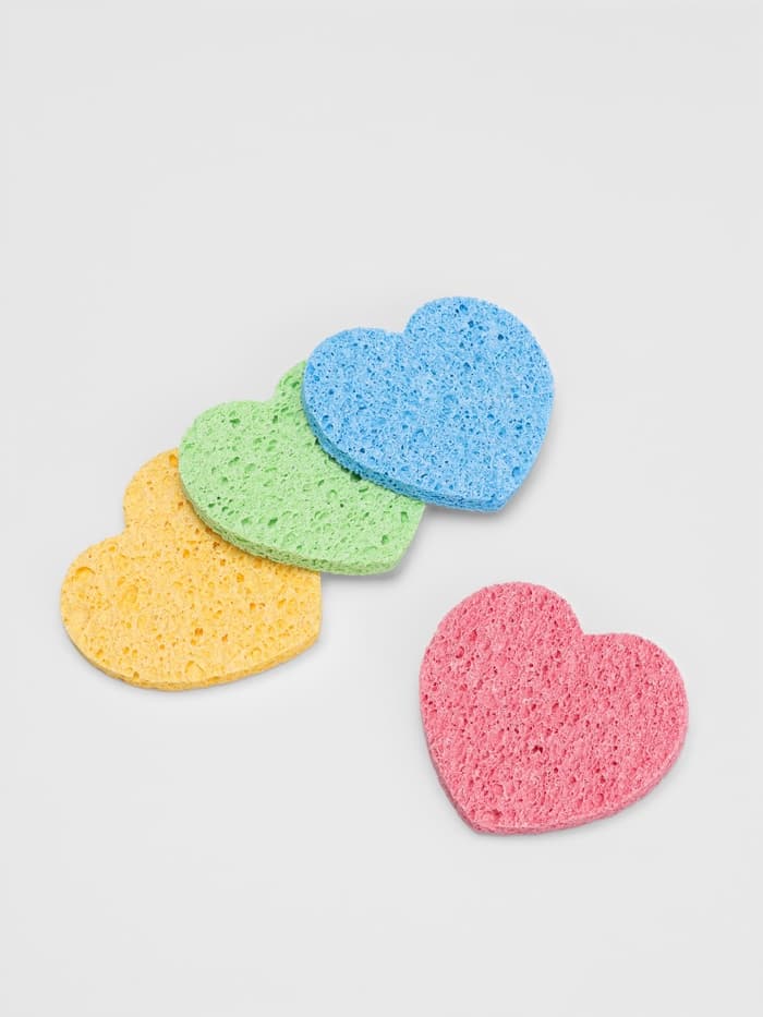 Спонж для умывания «Сердце», 8.5×7.5 см, МИКС
