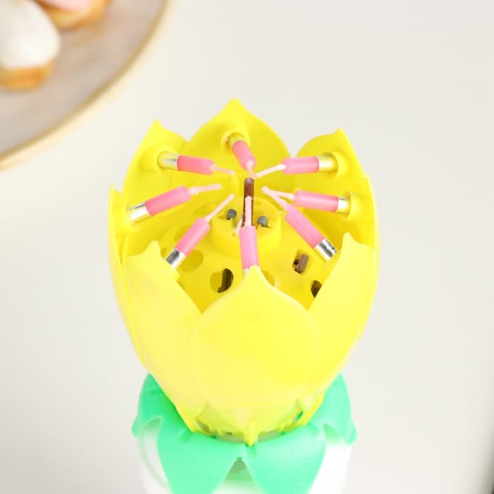 Свеча для торта музыкальная «Тюльпан», крутящаяся, жёлтая, 14.5×6 см