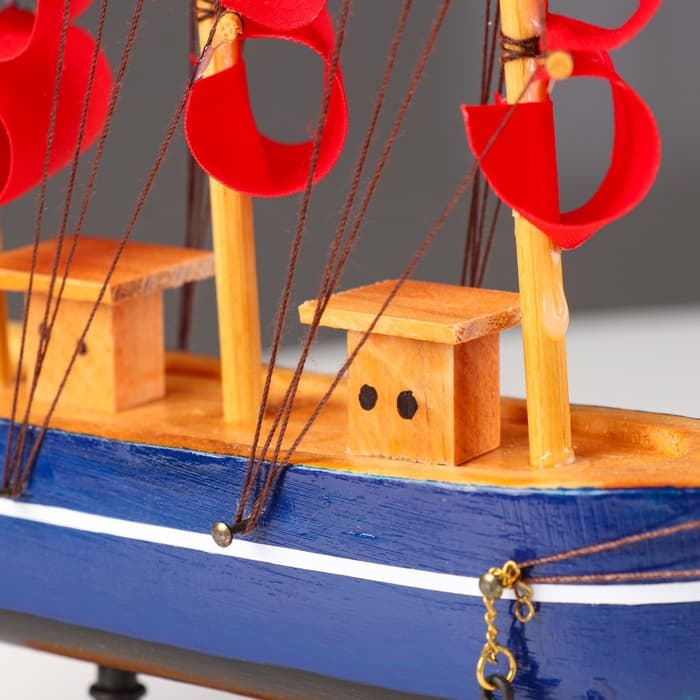 Сувенирная модель корабля «Алые паруса», 22.5×17.5 см