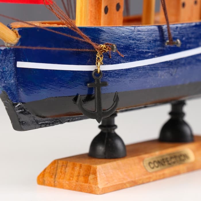 Сувенирная модель корабля «Алые паруса», 22.5×17.5 см