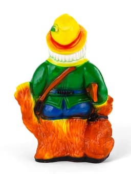 Садовая фигура из гипса «Гном - охотник», 30×40×70 см