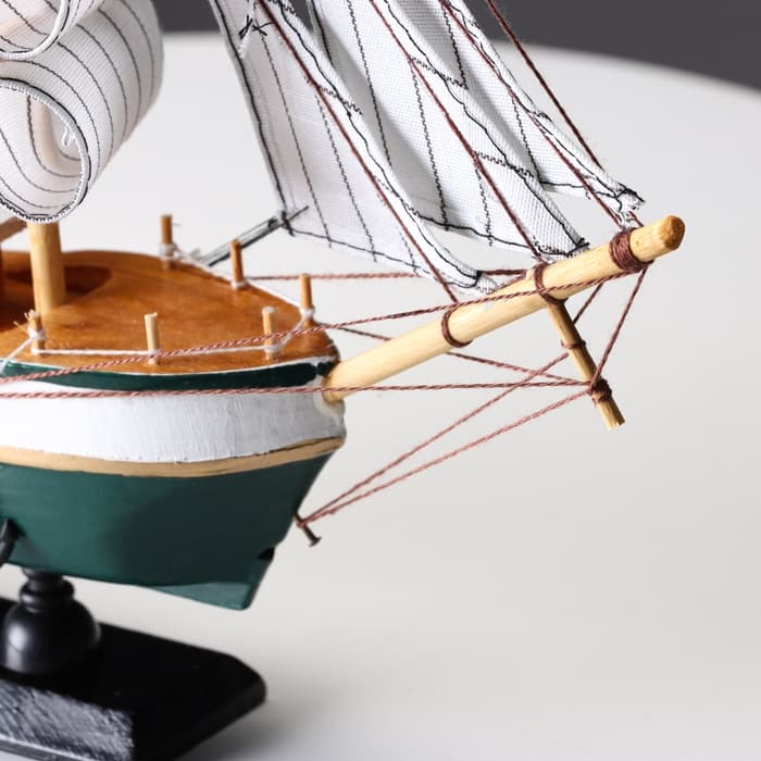 Сувенирная модель корабля «Эллада», МИКС