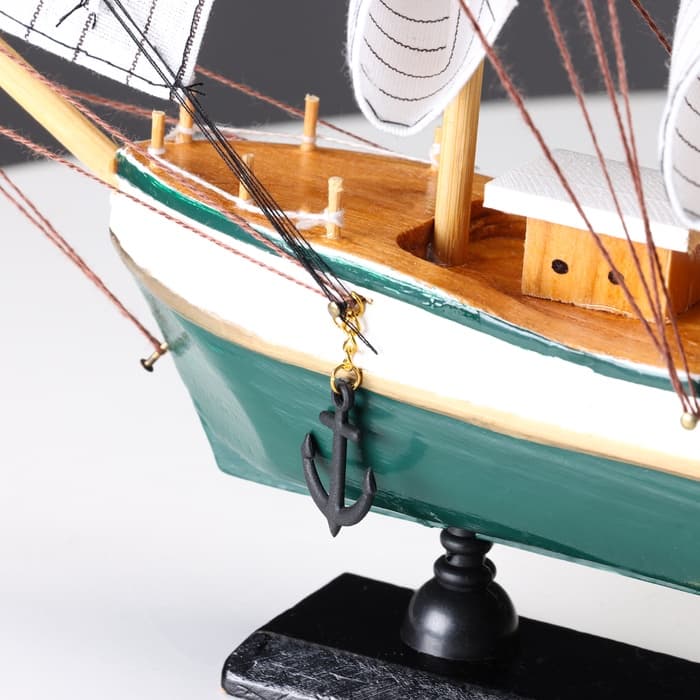 Сувенирная модель корабля «Эллада», МИКС