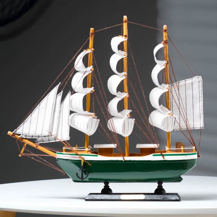 Сувенирная модель корабля «Эллада», МИКС