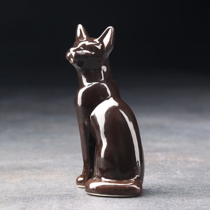 Фигурка фарфоровая «Кошка Тайка», чёрная, 10 см