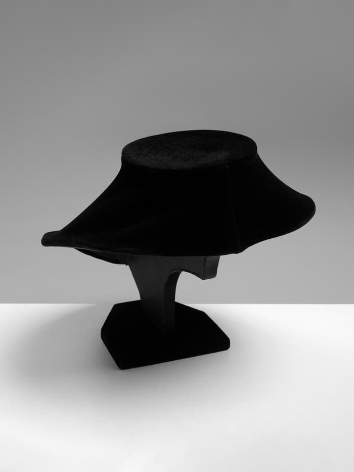 Бюст для украшений QF, 13×12.5×15.5 см, h=15.5 см, чёрный