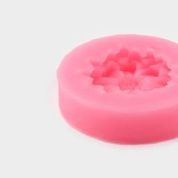 Молд для заливки Доляна «Цветок», силикон, 4.5×4.5×1.4 см, розовый