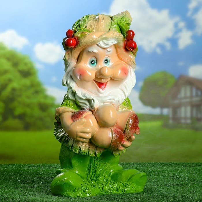 Садовая фигура из гипса «Гном с желудями», 45×26 см, зелёная