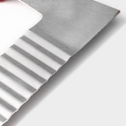 Нож для фигурной резки Доляна «Универсал», 12×8.5 см, красный