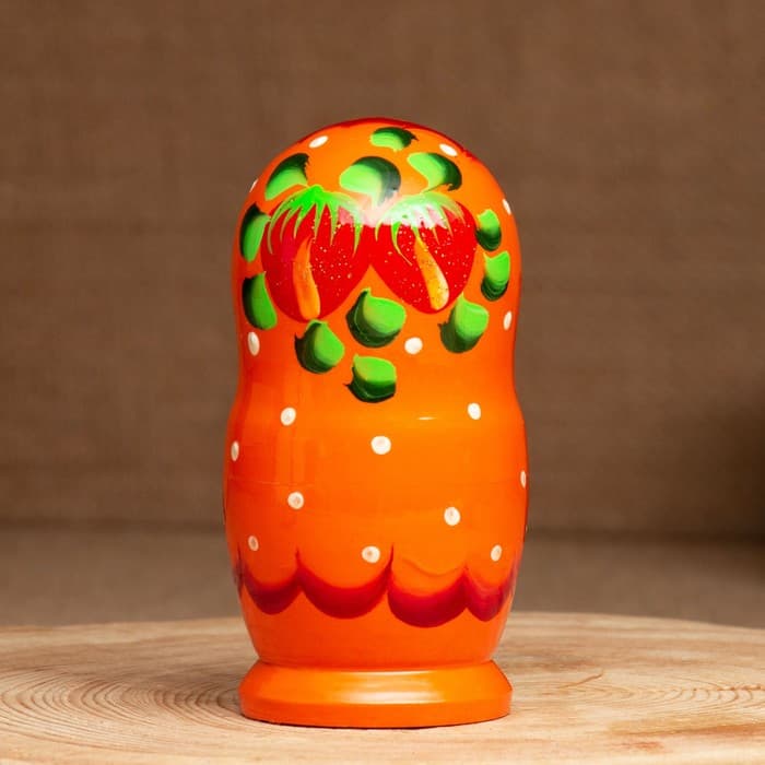 Матрёшка дерево «Земляничка», оранжевое платье, 3 кукольная, 10-12 см