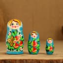 Матрёшка дерево «Земляничка», голубое платье, 3 кукольная, 10-12 см