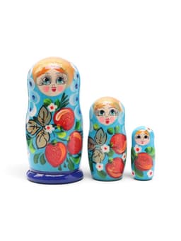 Матрёшка дерево «Земляничка», голубое платье, 3 кукольная, 10-12 см