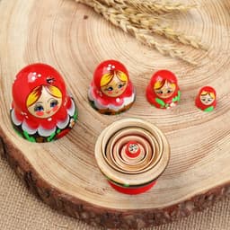 Матрёшка дерево «Божья коровка», красный платок, 5 кукольная, 9-11 см