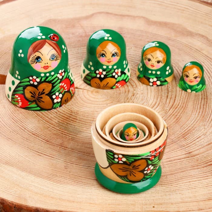Матрёшка дерево «Божья коровка», зелёное платье, 5 кукольная, 10-12 см