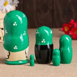 Матрёшка дерево «Божья коровка», зелёное платье, 5 кукольная, 10-12 см