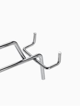 Крючок одинарный с ценникодержателем для металлической перфорированной панели, d=4.8 мм, L=25 см, шаг 50 мм, цвет хром