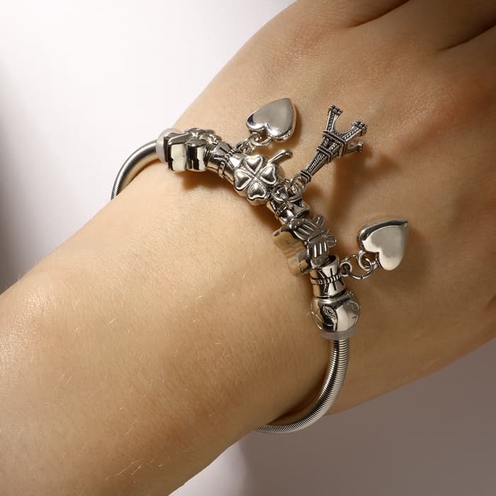 Браслет с шармами «Марджери. Сердце Парижа», d=6 см, цвет серебро