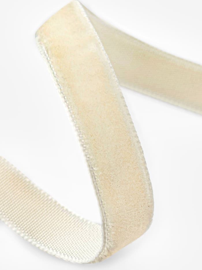 Лента бархатная, 10 мм, 18±1 м, молочная №08