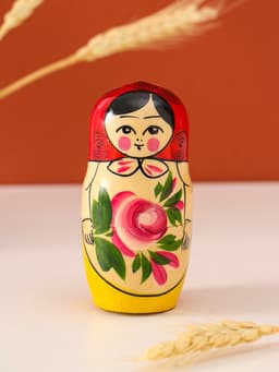 Матрёшка дерево «Нина», красный платок, 6 кукольная, 12-14 см