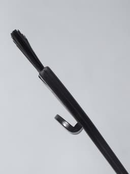Кисть для окрашивания волос с фиксатором, 21×5.5(±1) см, чёрная