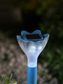 Садовый светильник «Цветок голубой», уличный, на солнечной батарее, 6×29×6 см, 1 LED, свечение белое