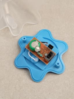 Садовый светильник «Цветок голубой», уличный, на солнечной батарее, 6×29×6 см, 1 LED, свечение белое