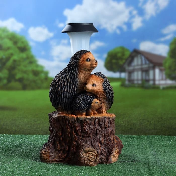 Садовая фигура - фонарь из полистоуна «Три ежа на пне», 27×26×34 см