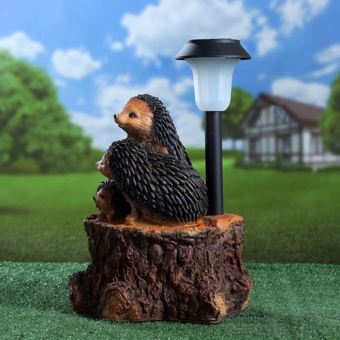 Садовая фигура - фонарь из полистоуна «Три ежа на пне», 27×26×34 см