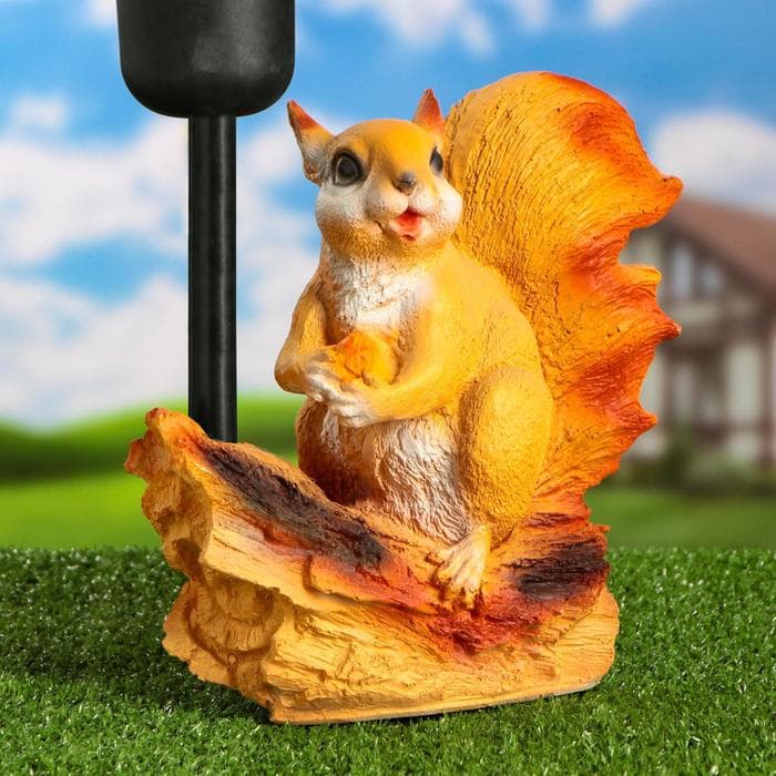 Садовая фигура - фонарь из полистоуна «Белка с орешком», 24×12×24 см