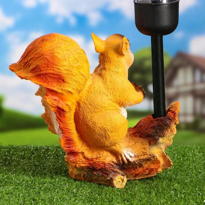 Садовая фигура - фонарь из полистоуна «Белка с орешком», 24×12×24 см
