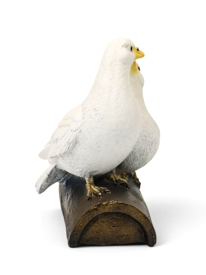 Садовая фигура из полистоуна «Голуби Пара на трубе», 25×14×22 см