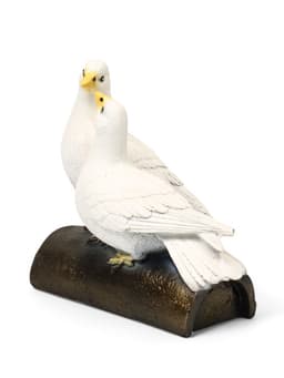 Садовая фигура из полистоуна «Голуби Пара на трубе», 25×14×22 см