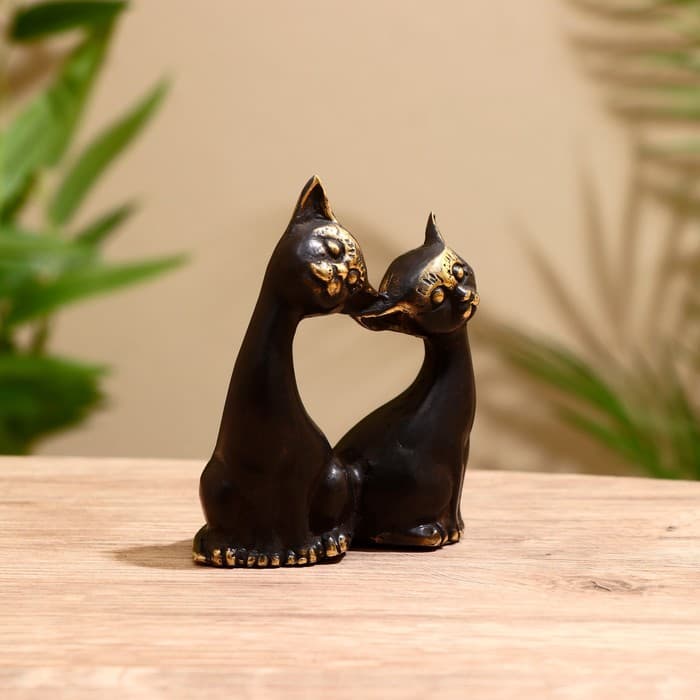 Сувенир «Сладкая парочка кошек», 7.5×3.5×9 см, бронза