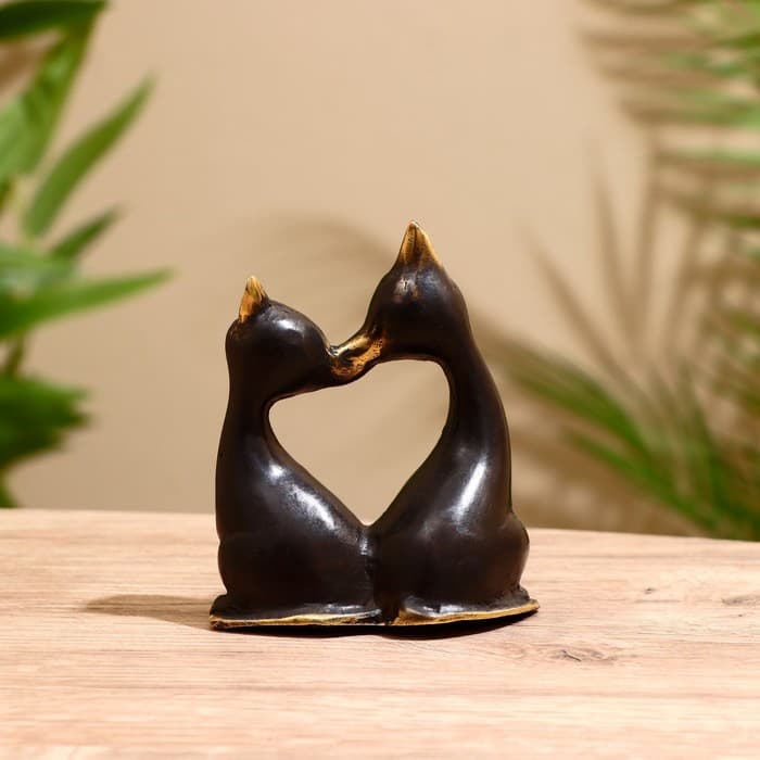 Сувенир «Сладкая парочка кошек», 7.5×3.5×9 см, бронза