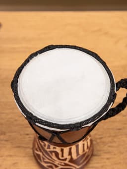 Сувенирный музыкальный инструмент барабан джембе «Светлый», 12×9×9 см, МИКС