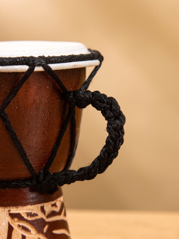 Сувенирный музыкальный инструмент барабан джембе «Светлый», 12×9×9 см, МИКС