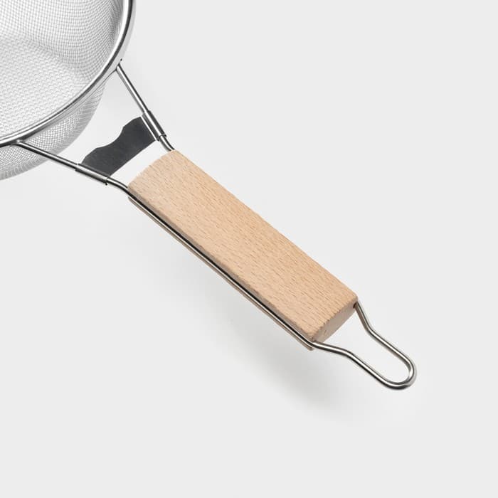 Сито для просеивания с деревянной ручкой Доляна «Стандарт», d=18 см, нержавеющая сталь